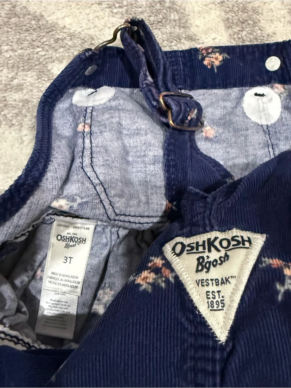 OshKosh Bgosh cute navy